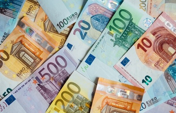 1 Euro bằng bao nhiêu tiền Việt?